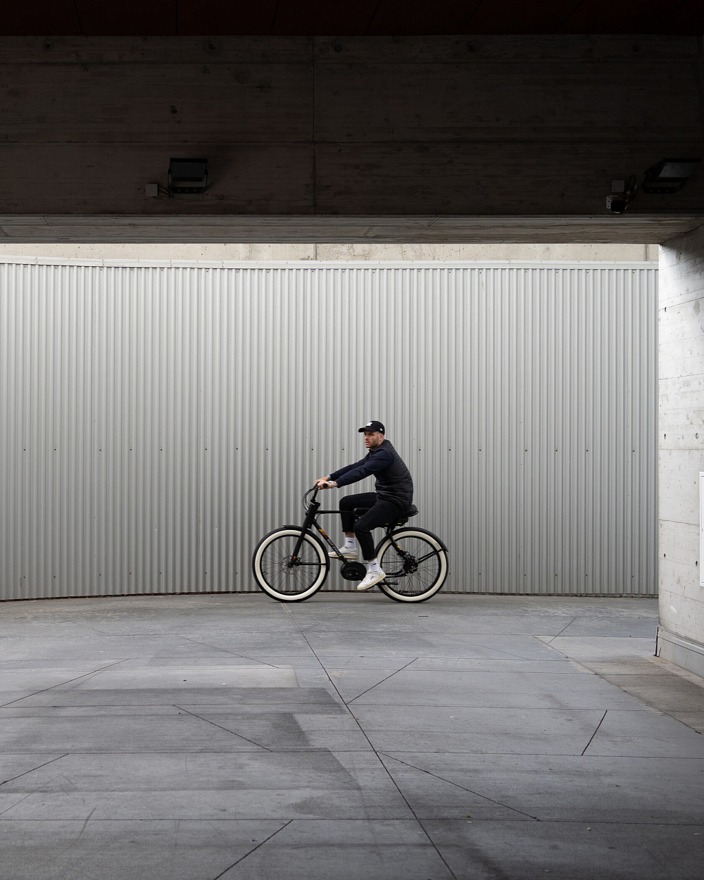 Электровелосипед Ruff Cycles Biggie Bosch Active Line Paposo Blue