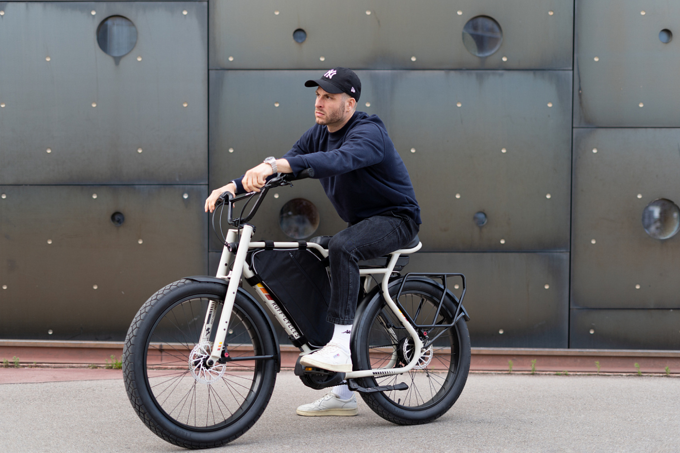Электровелосипед Ruff Cycles Biggie Bosch Active Line Paposo Blue
